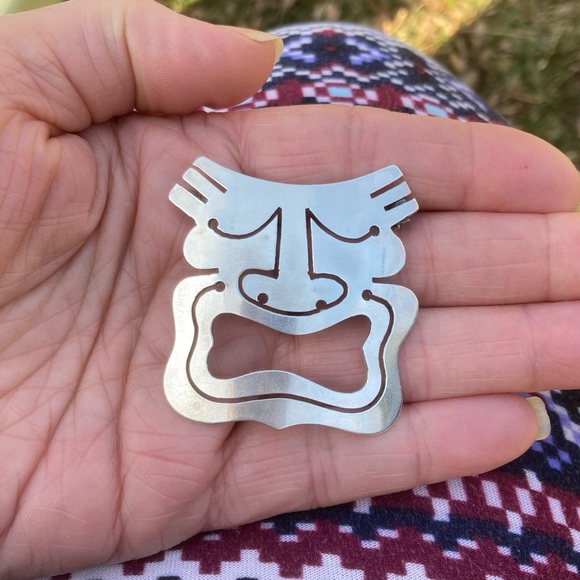 Vintages Rebajes Sterling Tragedy Mask Face Handwrought brooch 2" - Picture 5 of 8